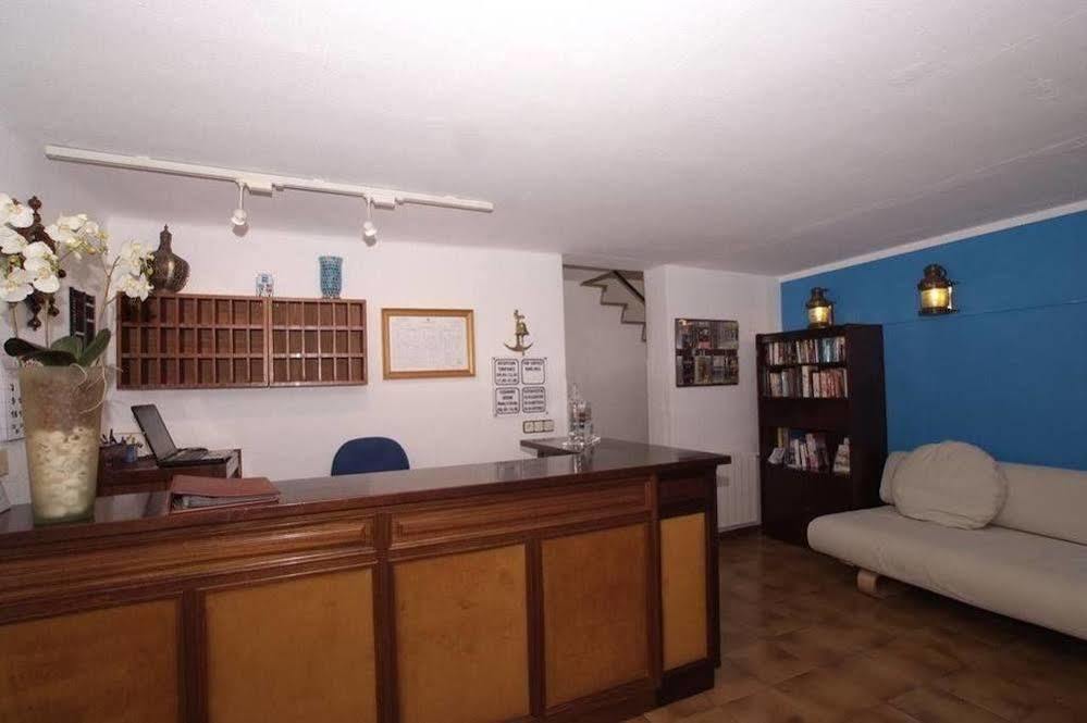 Hostal De La Caravel-La Cala D´Or Exteriör bild